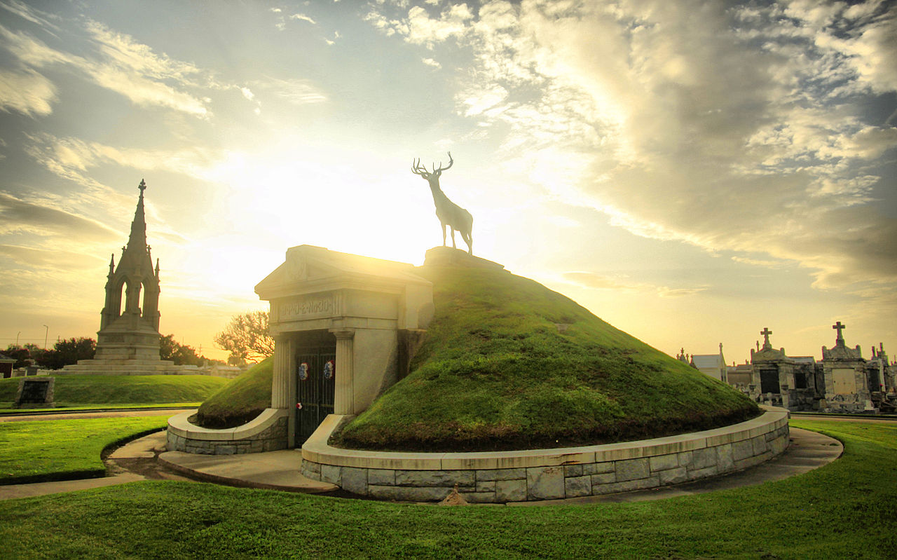 Greenwood_Cemetery_New_Orleans_Nam Vũ